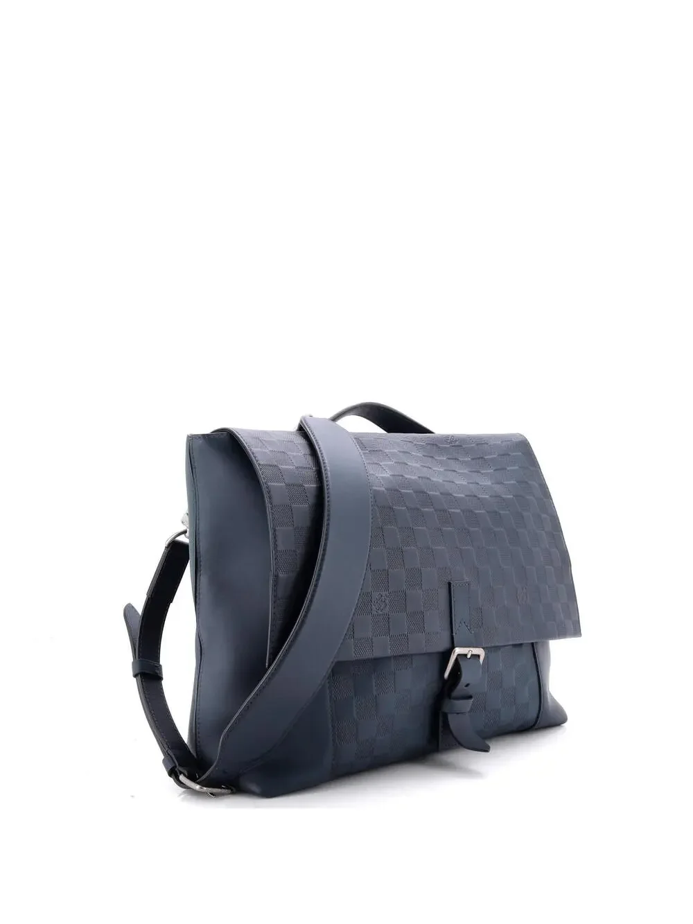 Louis Vuitton sleek making date